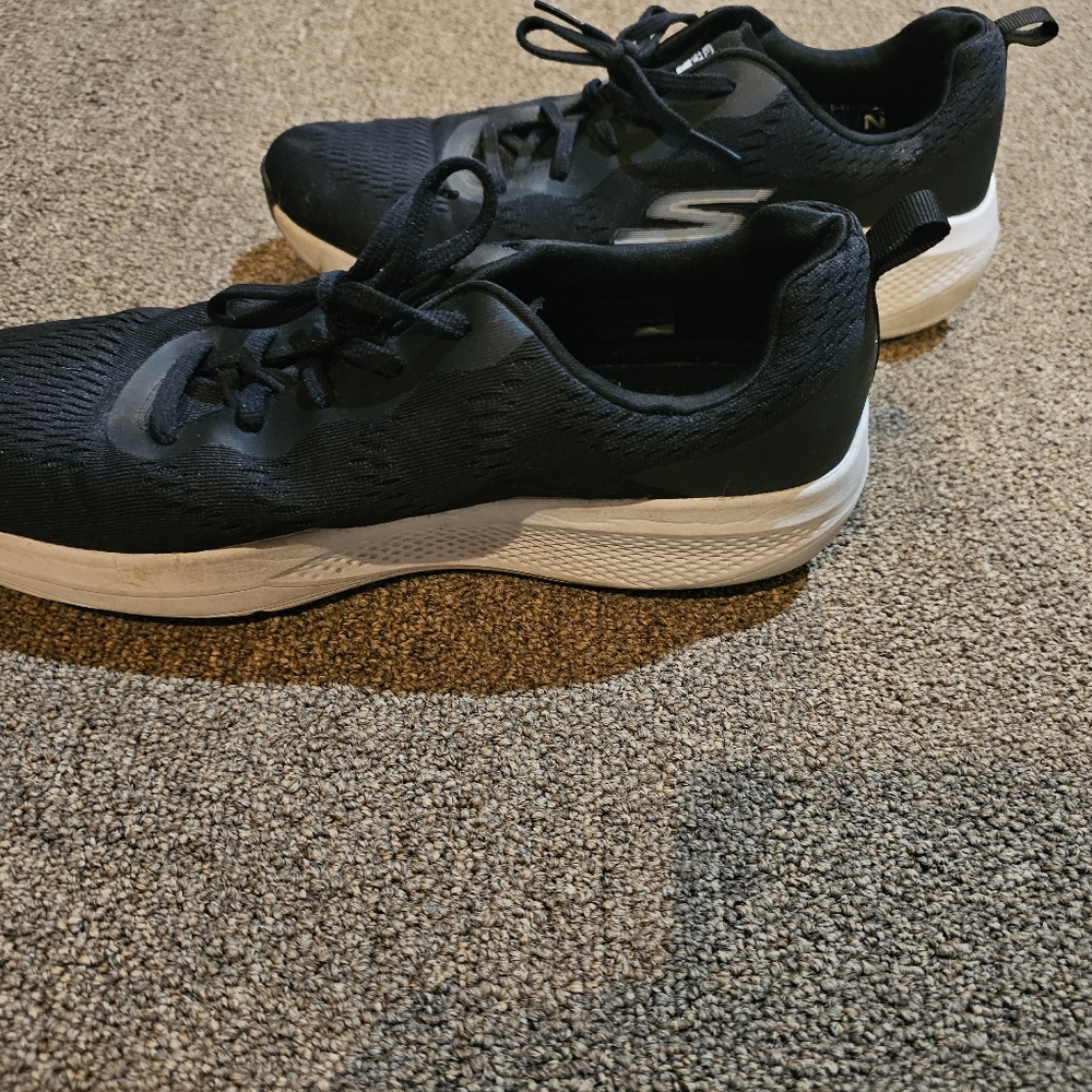 Used Skechers go run ride 11, women's 11 - Picture 3 of 7